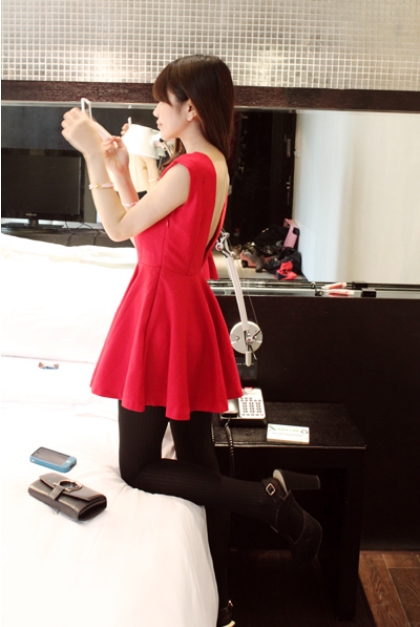 2014春夏新款低v露背设计裙摆式小洋装